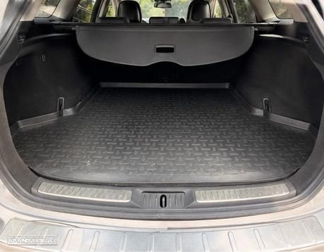 Toyota Avensis SW 2.0 D-4D Exclusive +Pele+GPS - 5