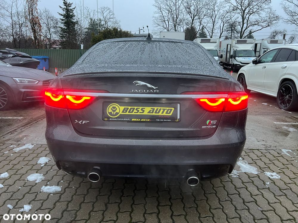 Jaguar XF S AWD - 8