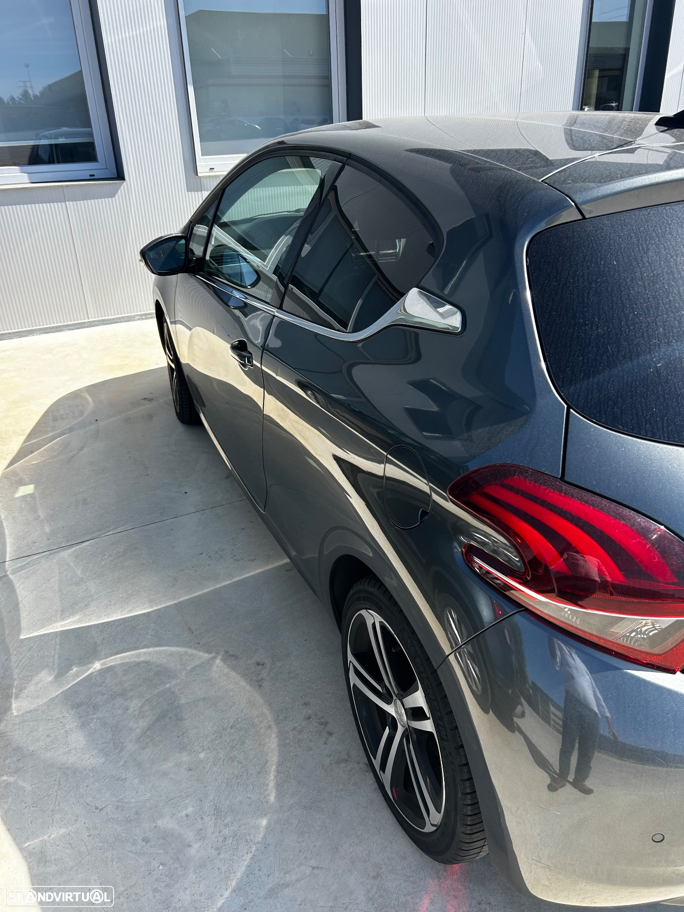 Peugeot 208 1.2 PureTech GT Line - 15