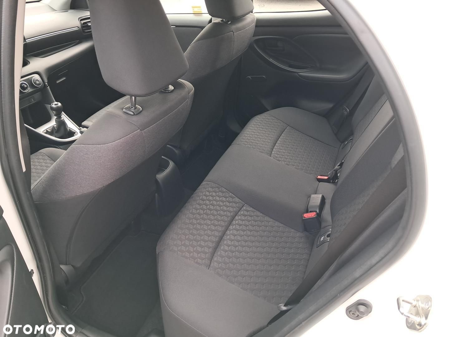 Toyota Yaris - 10