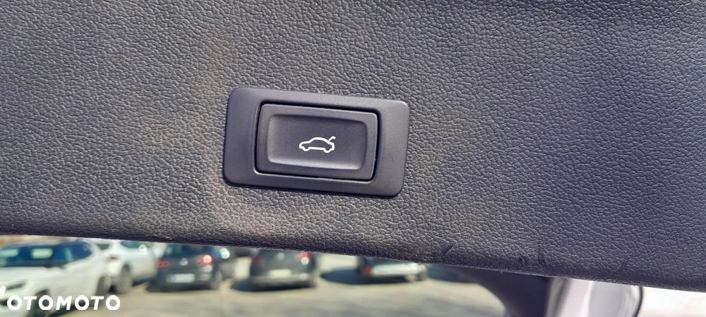 Audi A4 Avant 2.0 TDI DPF clean diesel quattro S tronic S line Sportpaket - 11