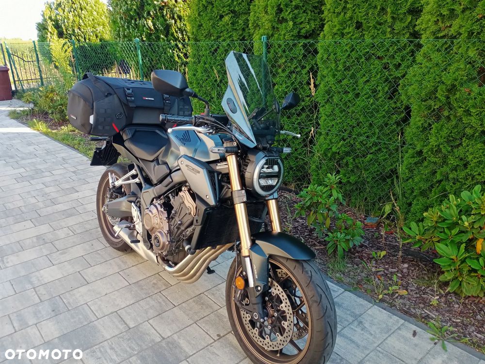 Honda CB - 1