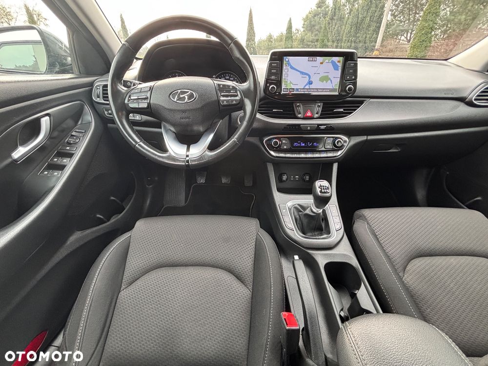 Hyundai i30 blue Kombi 1.4 Classic Navigation - 25