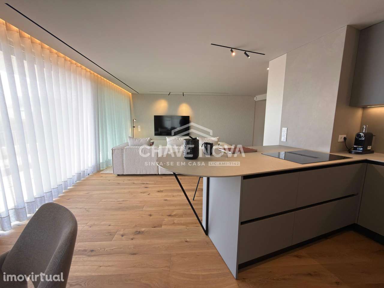 T3 Novo c/ Box para 2 Viaturas em S. Félix da Marinha - Grande imagem: 2/30