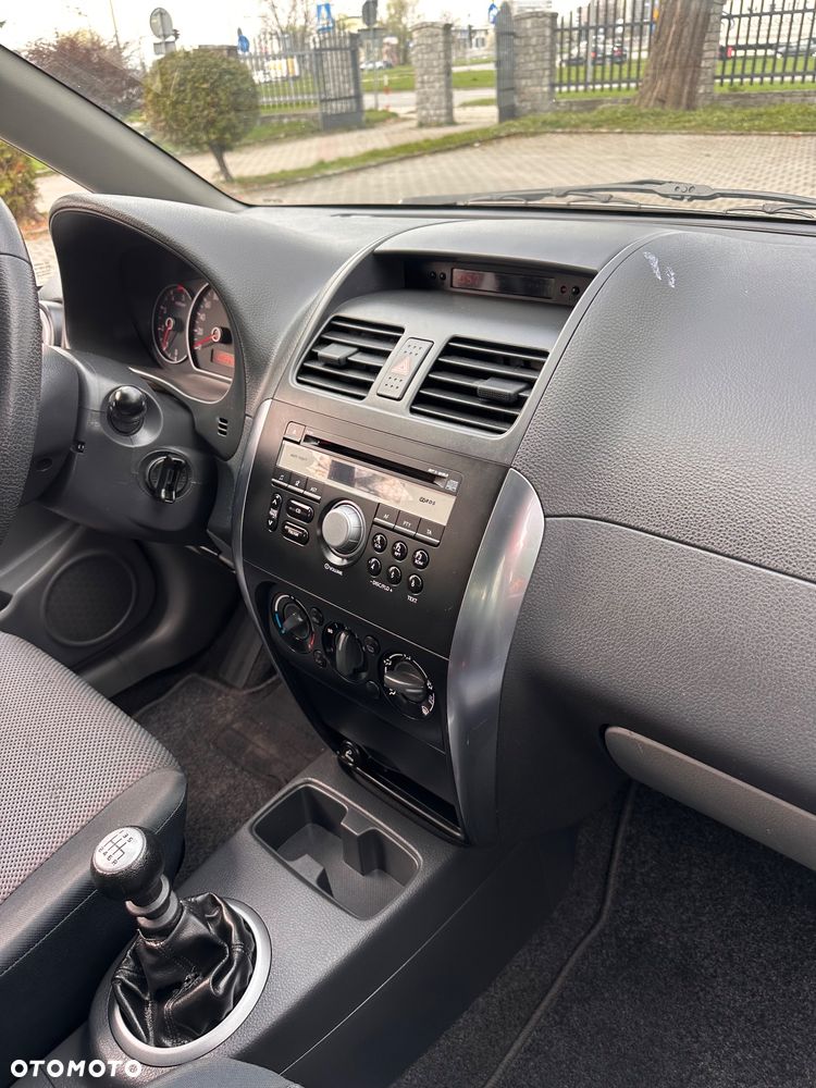 Suzuki SX4 1.9 DDiS DPF 4x4 Comfort - 27