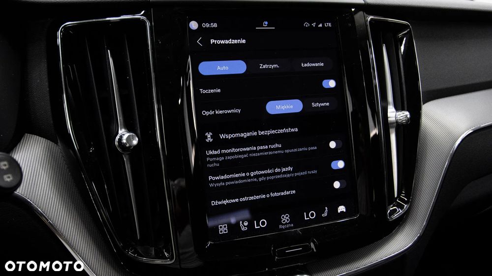 Volvo XC 60 T6 Plug-In Hybrid AWD Core - 32