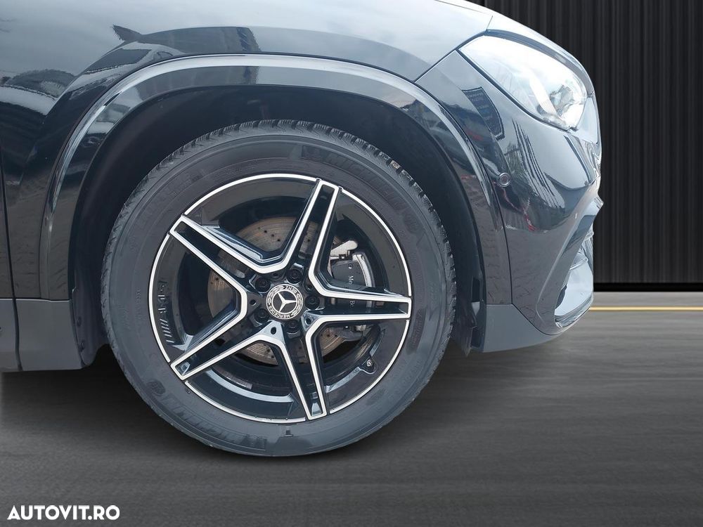 Mercedes-Benz GLA - 16