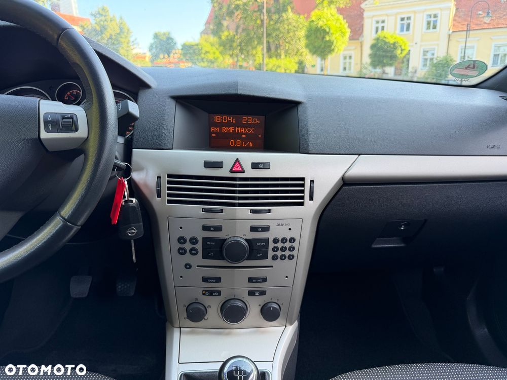 Opel Astra 1.6 Innovation - 33
