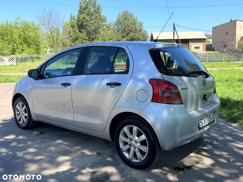 Toyota Yaris 1.3 Luna A/C - 4