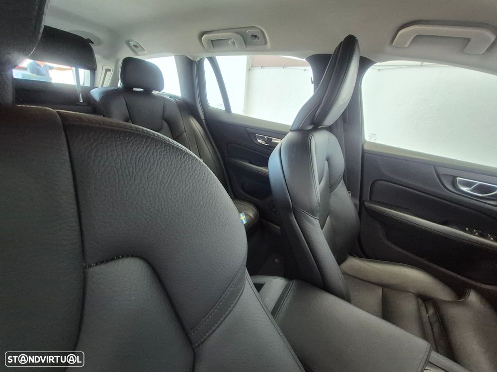 Volvo V60 2.0 B4 Inscription Geartronic - 28
