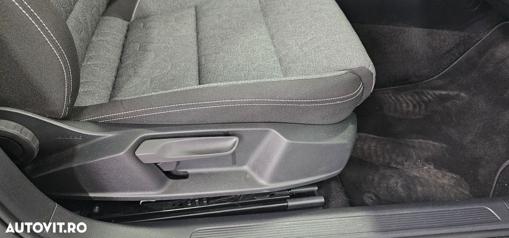 Volkswagen Passat 2.0 TDI SCR DSG Business - 27