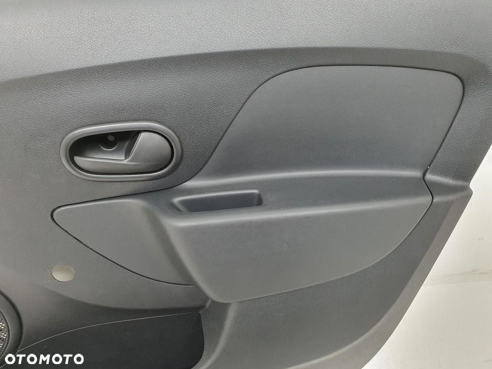 TAPICERKA BOCZEK DRZWI PRAWY PRZÓD KORBKA DACIA SANDERO II 809009080R EURO - 4