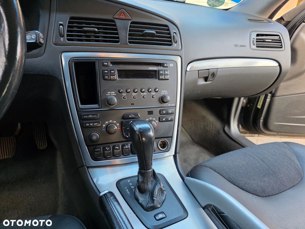 Volvo XC 70 D5 AWD Momentum - 12