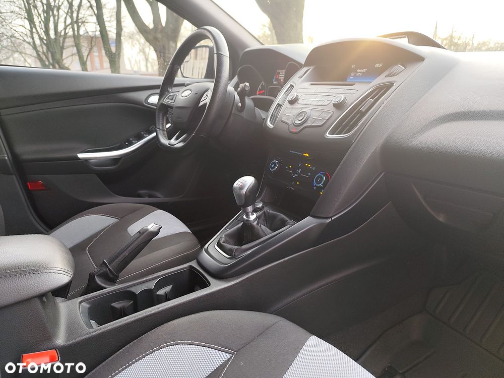 Ford Focus 2.0 EcoBoost ST - 11