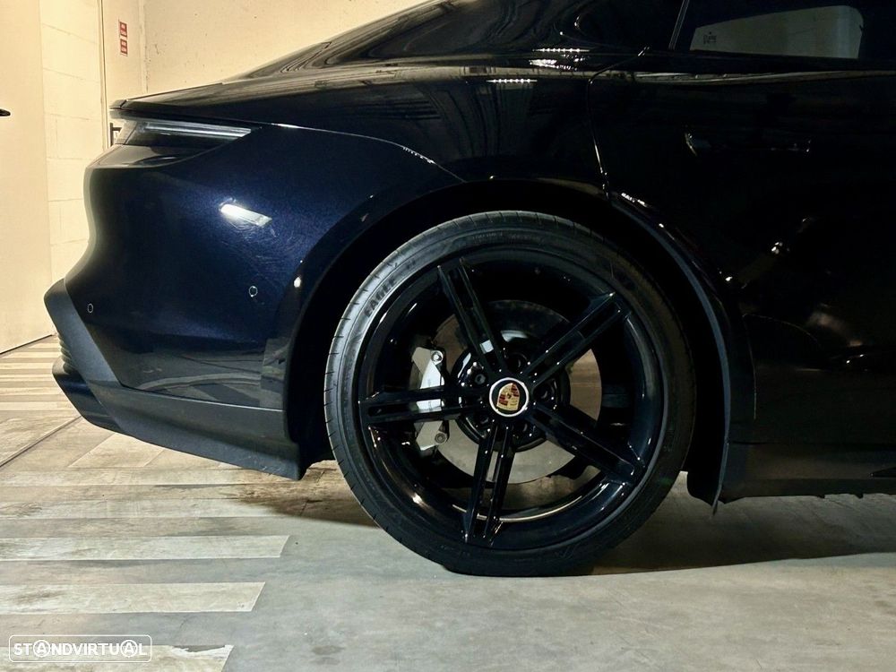 Porsche Taycan Turbo - 19