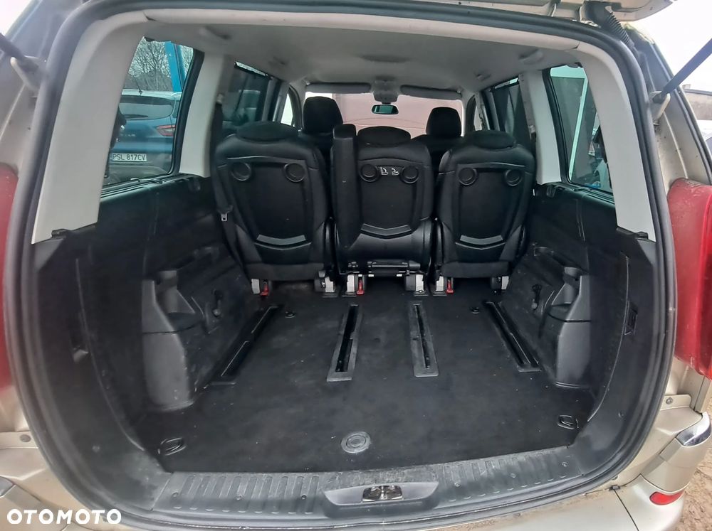 Peugeot 807 HDi 135 Style - 8
