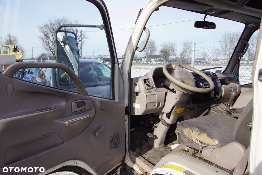 Auto na części - Toyota Dyna U300 VII 3.0 D-4D 109 KM 1KD-FTV 2007R Silnik Skrzynia Drzwi Maska Zderzak Lampa Lusterko Klamka Szyba Kabina Zabudowa Sterownik Moduł Czujnik Licznik Panel Kierownica - 9