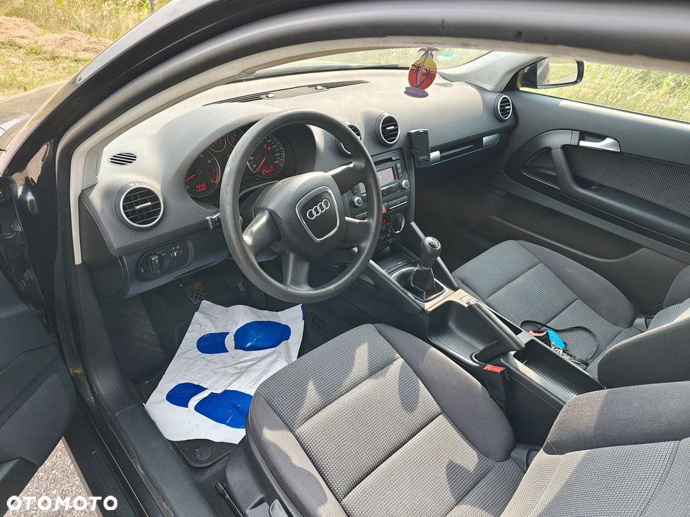 Audi A3 3-drzwiowe 1.6 Ambiente - 32