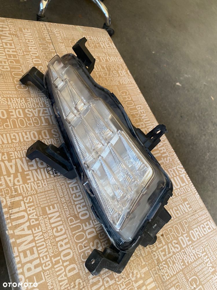 HYUNDAI I30 3 III lift fl 2020-> Europa! LAMPA PRZEDNIA PRAWA ŚWIATŁO DO JAZDY DZIENNEJ DRL HALOGEN PRAWY PRZÓD PRZEDNI led lampa Ledowa w zderzak zderzaka prawa  kierunkowskaz halogen prawy   Wwa - 2