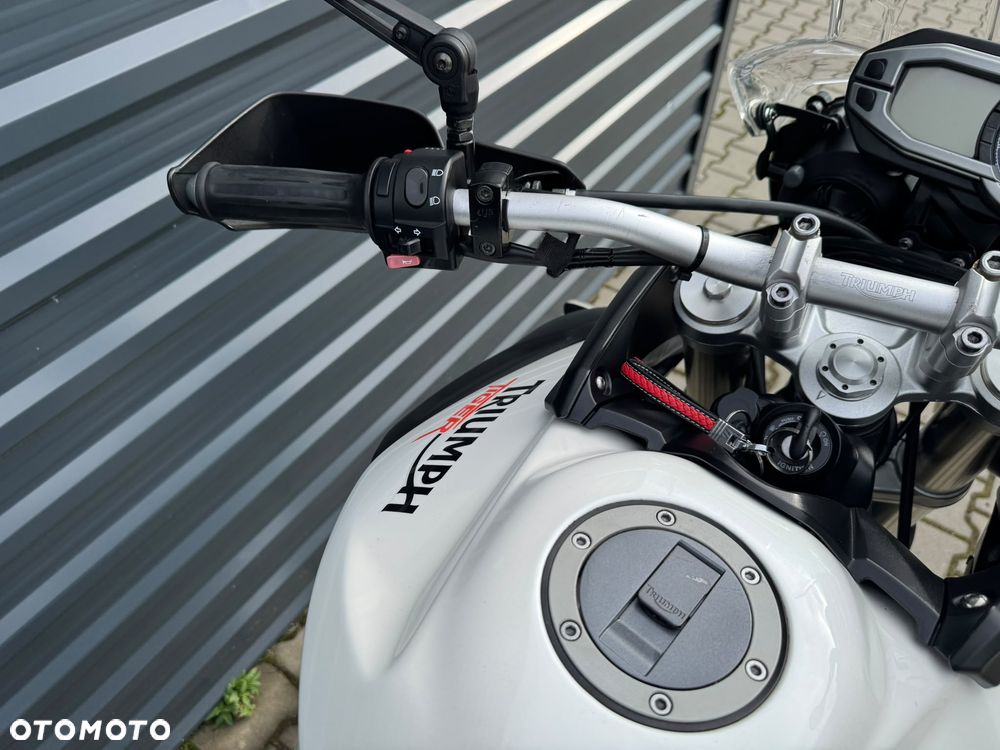 Triumph Tiger - 16