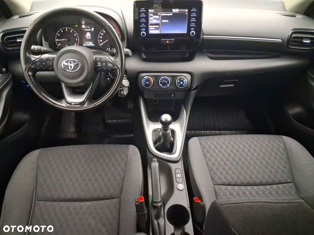 Toyota Yaris - 11