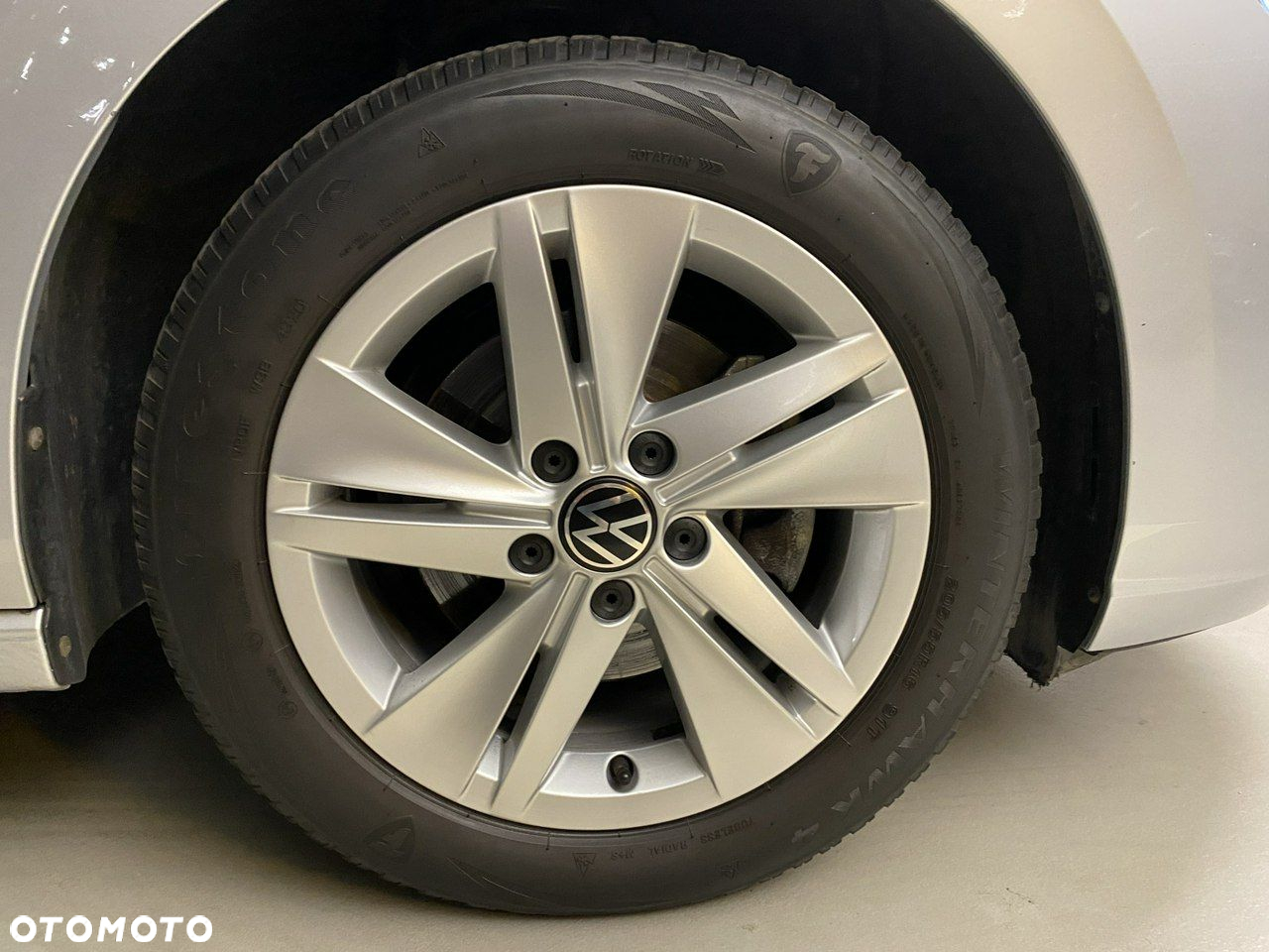 Volkswagen Golf - 10