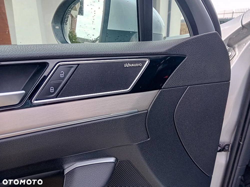 Volkswagen Passat 2.0 TDI Bi-Turbo BMT 4Mot Highline DSG - 9