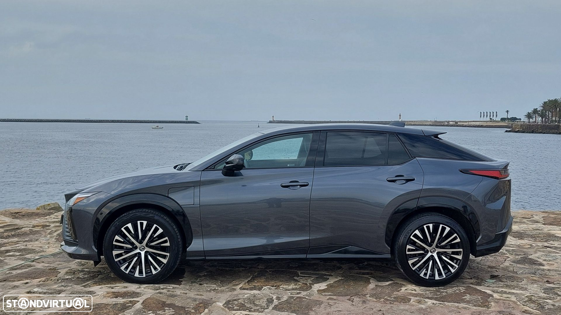 Lexus RZ 450e Luxury - 3