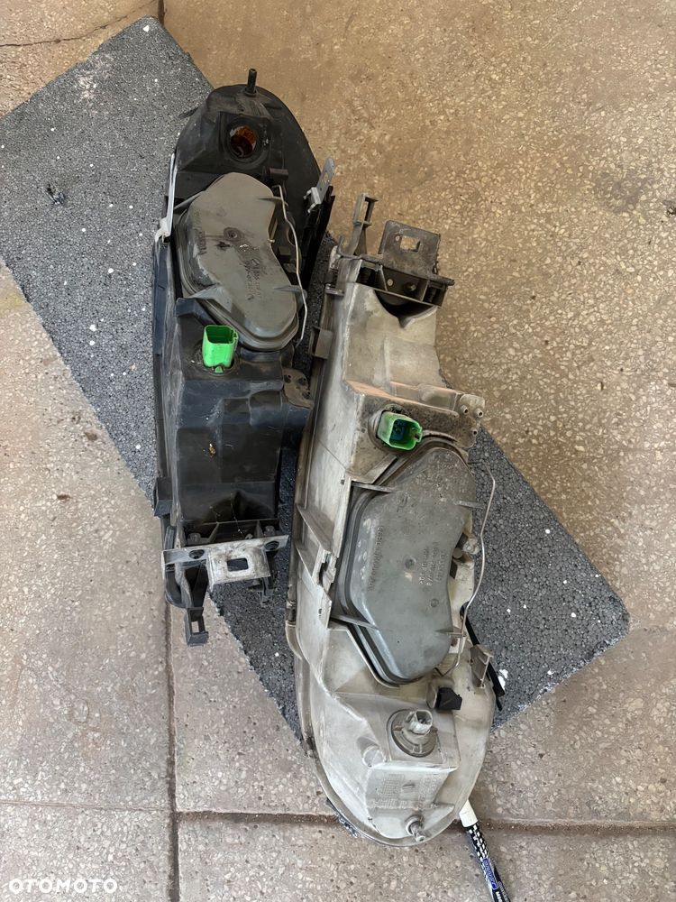 Lampa lewa lub prawa przód Ford Mondeo Mk2 - 4
