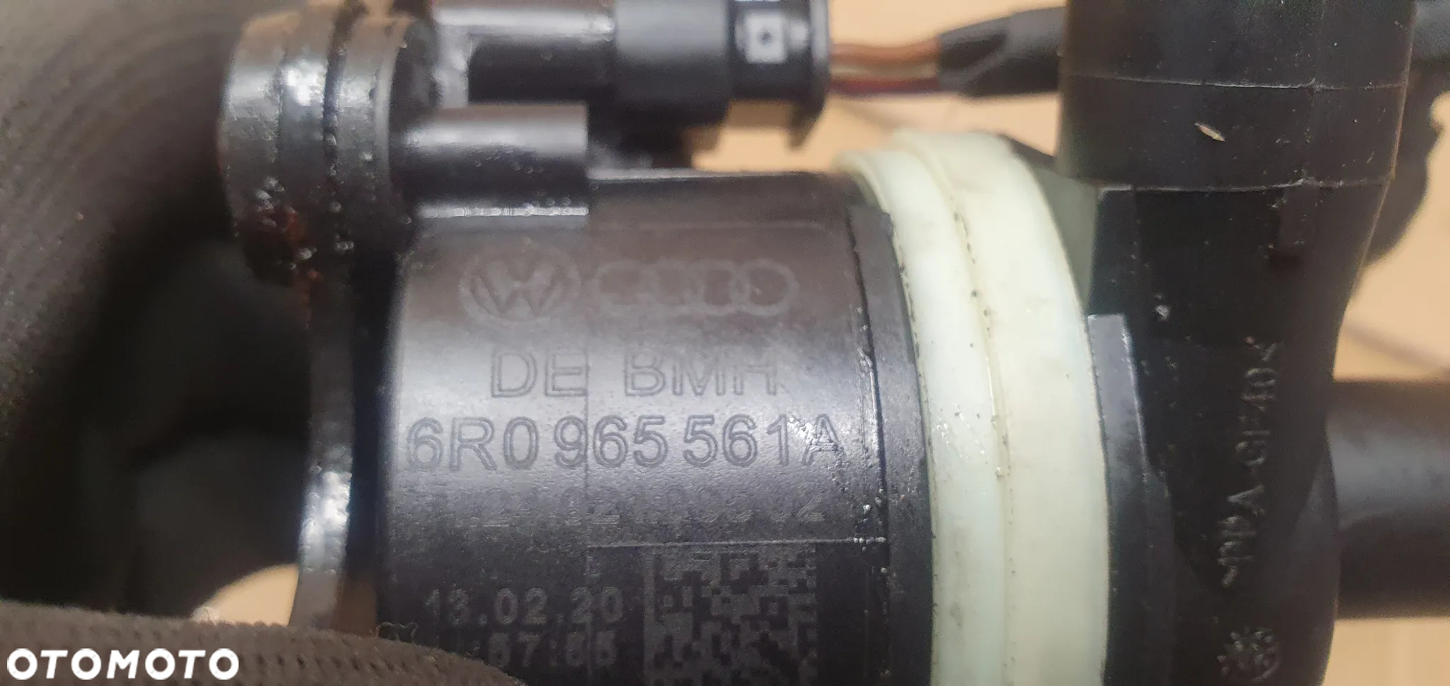 Dodatkowa pompka obiegu wody elektrozawór VW Audi Skoda Seat 1.6 TDI 6R0965561A - 6