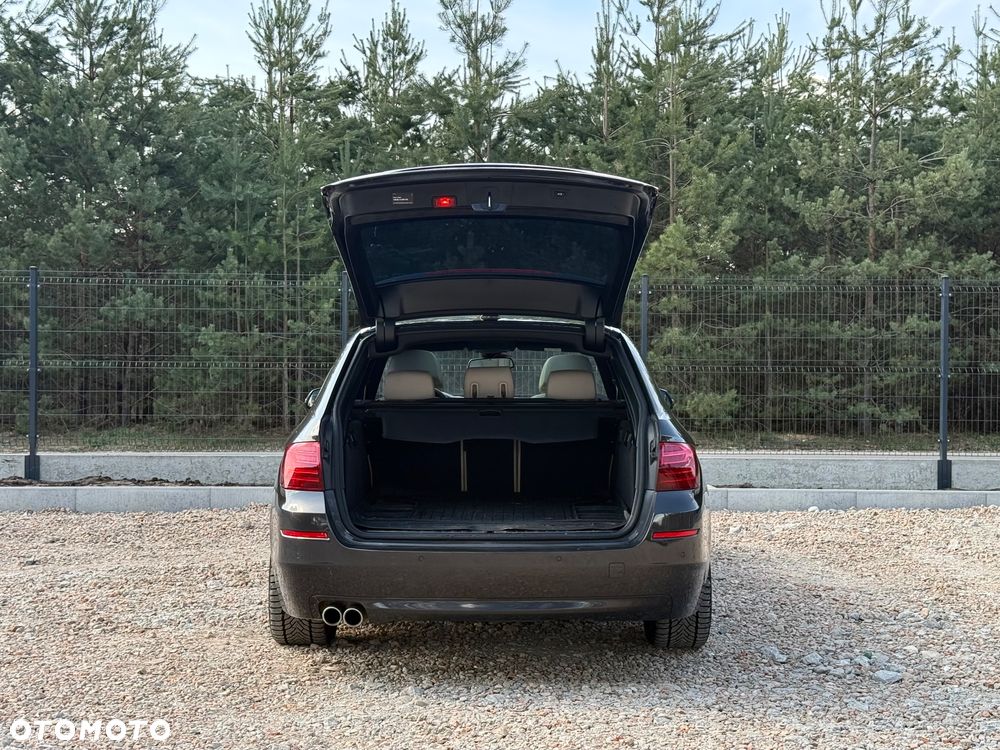 BMW Seria 5 530d xDrive Sport-Aut Luxury Line - 29