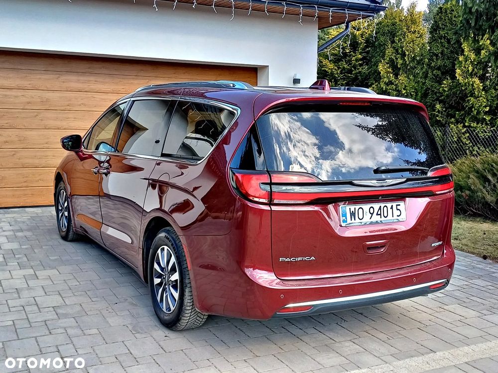 Chrysler Pacifica - 4