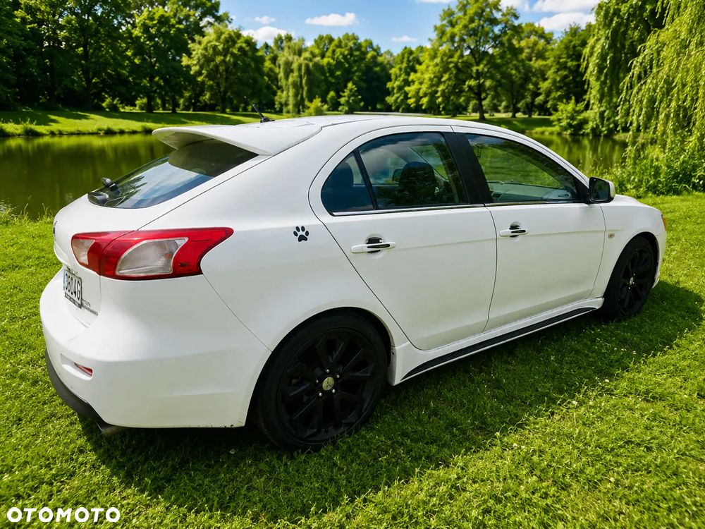 Mitsubishi Lancer - 2