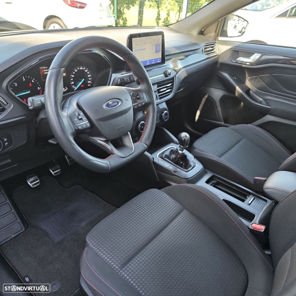 Ford Focus 1.5 TDCi ECOBlue ST-Line - 31