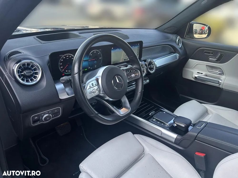 Mercedes-Benz EQB 300 4MATIC - 11