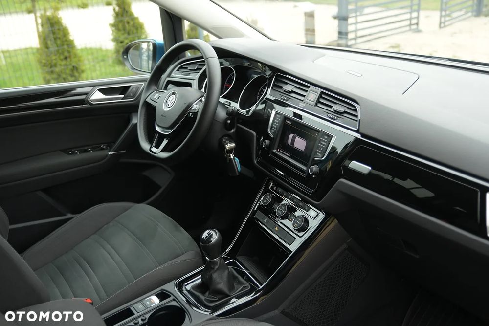 Volkswagen Touran 2.0 TDI SCR Highline - 17