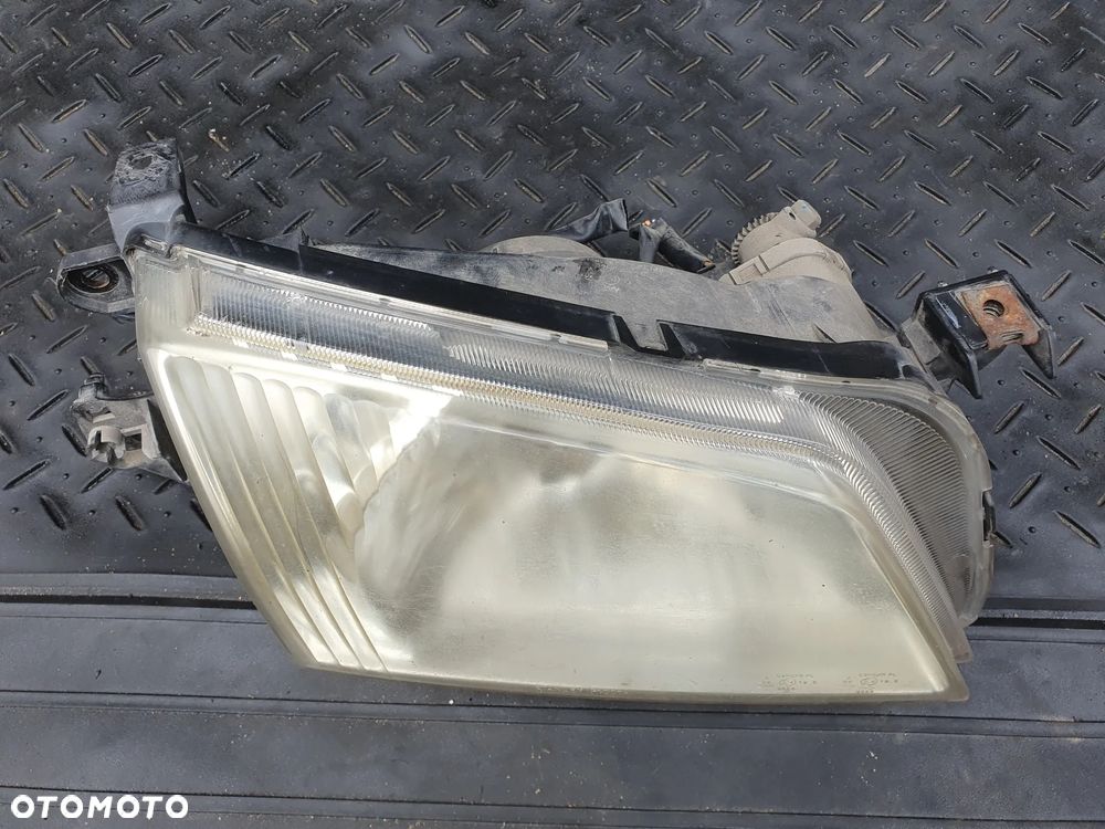 LAMPA PRZEDNIA PRAWA MAZDA DEMIO WERSJA EUROPEJSKA + WTYCZKI INSTALACJA - 2