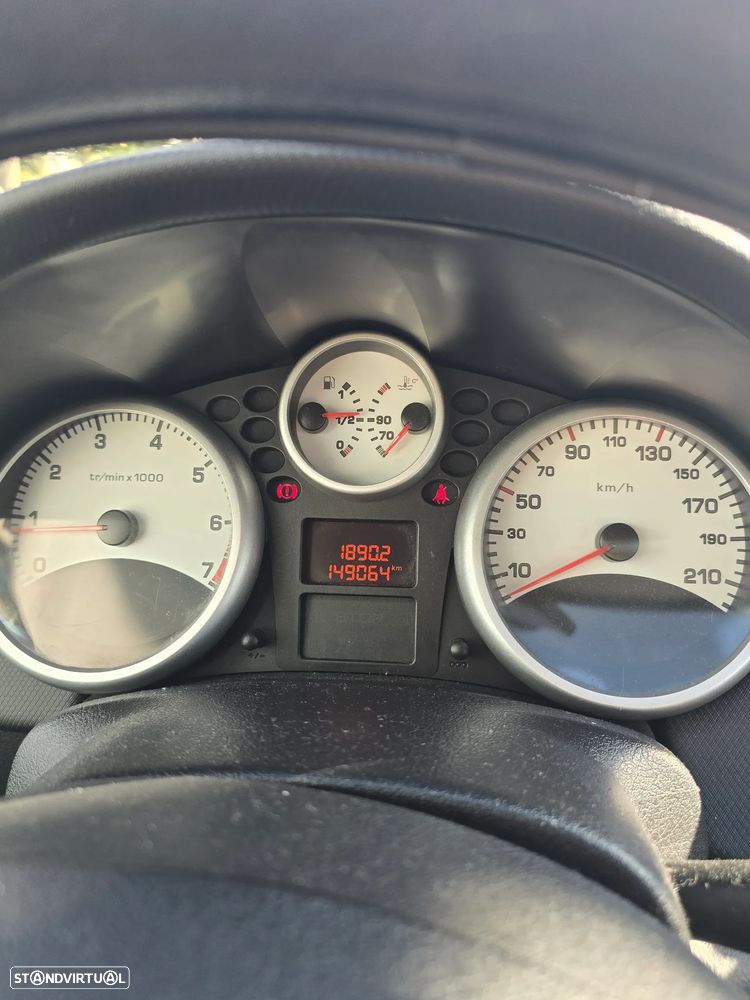 Peugeot 207 1.4 16V Trendy - 6