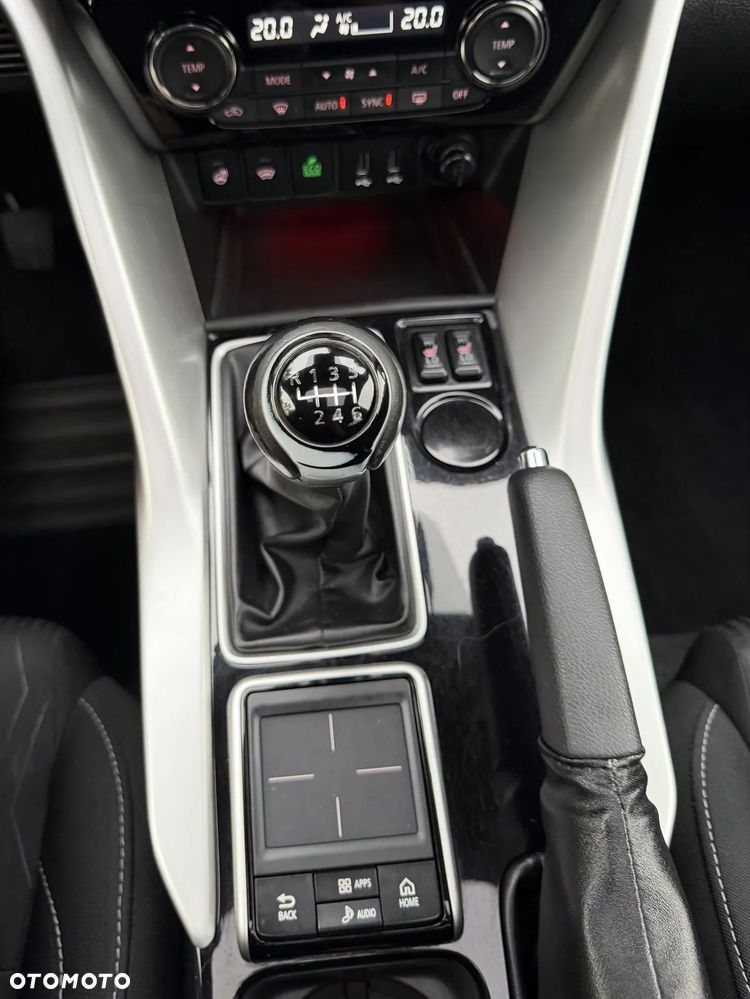 Mitsubishi Eclipse Cross 1.5 T Invite Plus - 28
