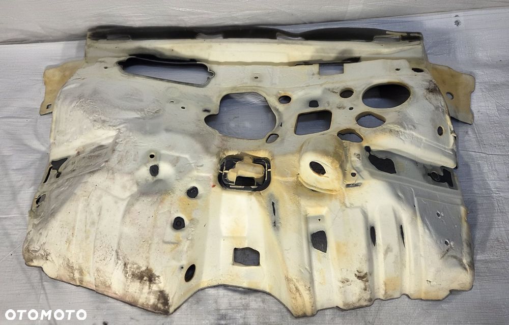 WYGŁUSZENIE ŚCIANY GRODZIOWEJ EUROPA OPEL MOKKA A - 6