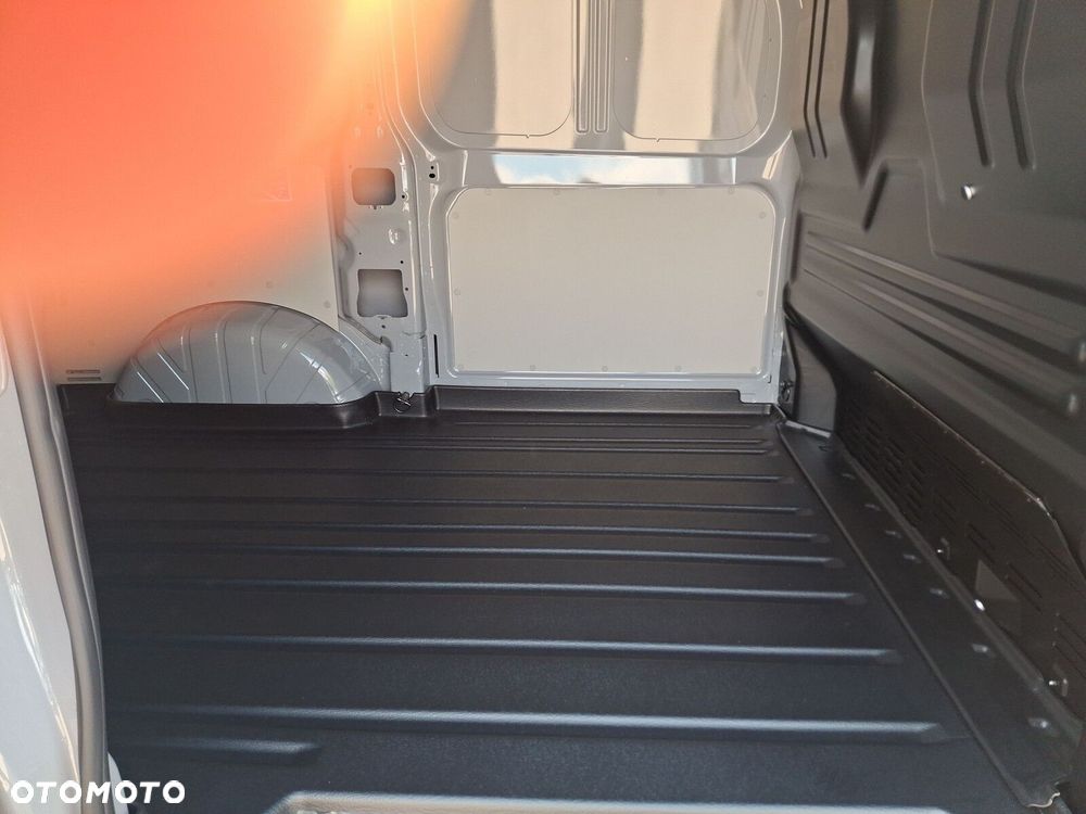 Volkswagen Transporter Furgon 2.0 TDI 150 KM manual - 40