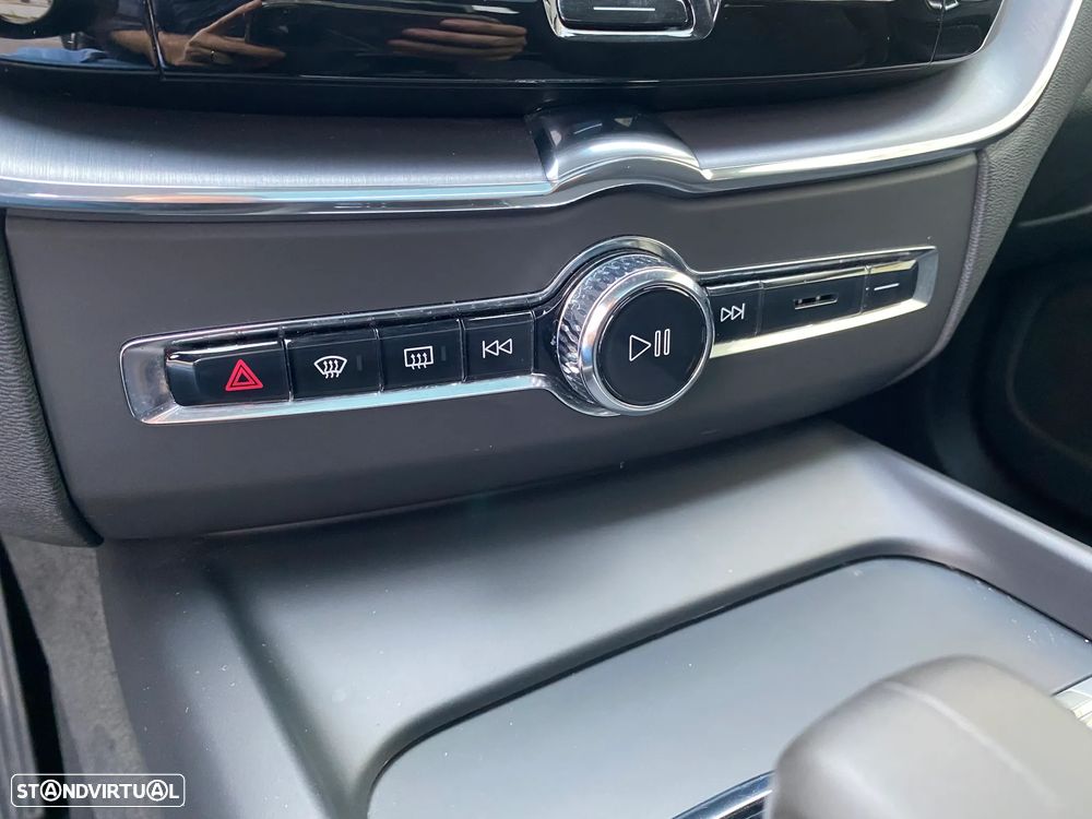 Volvo XC 60 2.0 T6 PHEV Inscription Expression AWD - 37