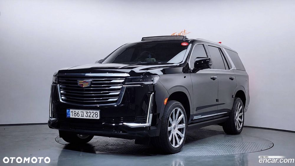 Cadillac Escalade - 1