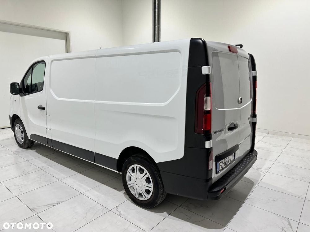 Renault Trafic - 10