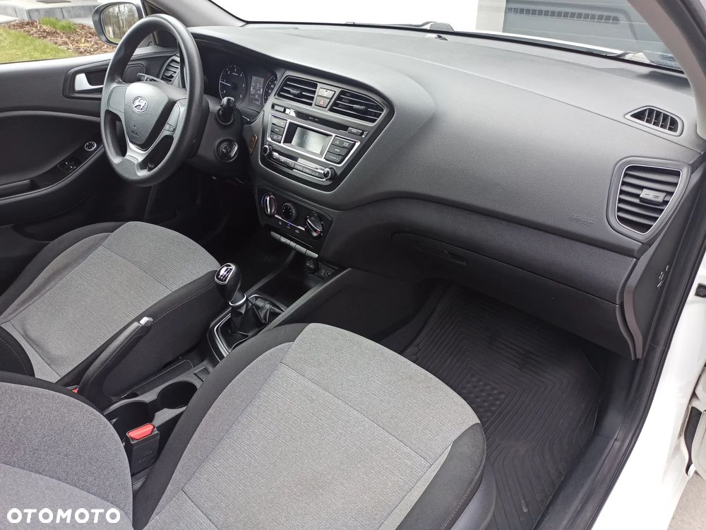 Hyundai i20 1.1 CRDi Classic + - 9