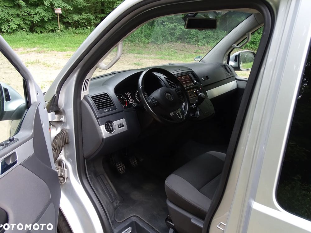 Volkswagen Multivan - 17