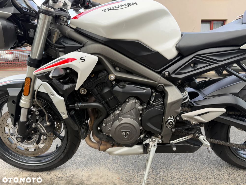 Triumph Street Triple - 15