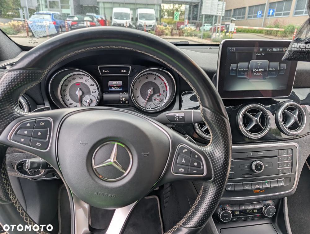 Mercedes-Benz CLA 250 4-Matic - 11