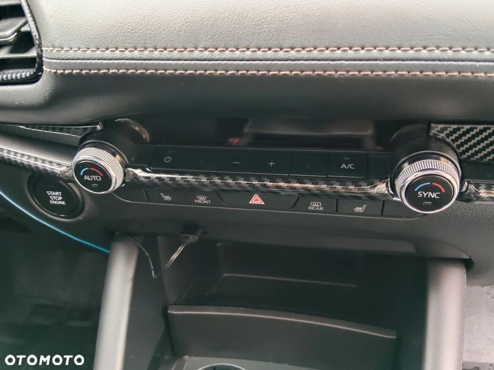 Mazda 3 e-SKYACTIV-X 186 M HYBRID TAKUMI - 27