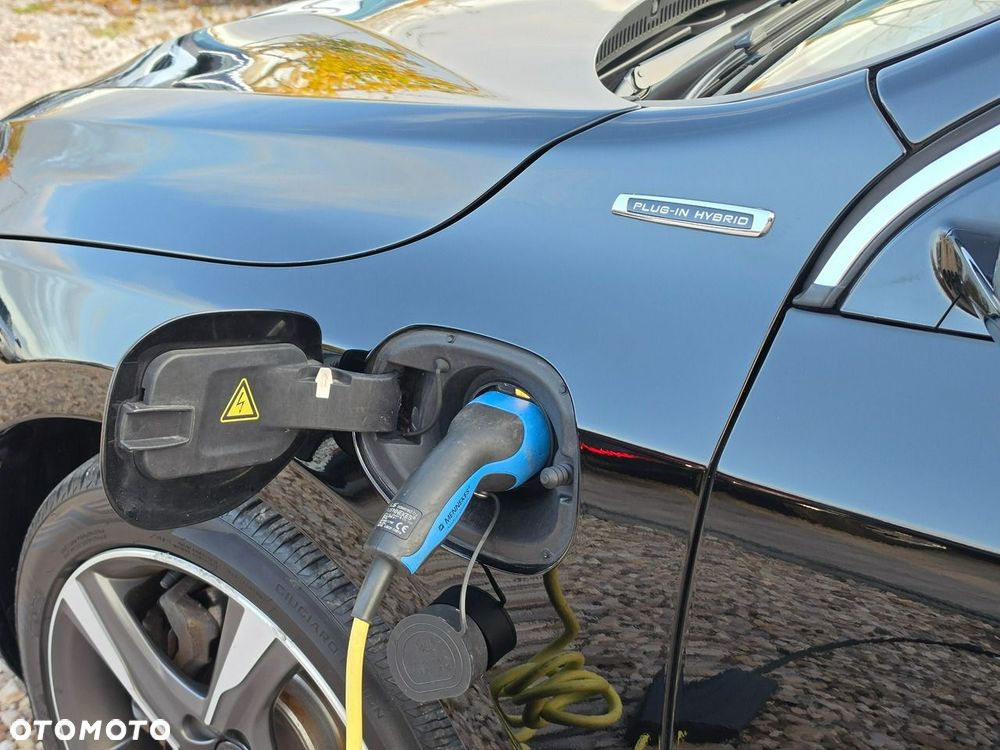 Volvo V60 D6 AWD Plug-in Hybrid Summum - 38